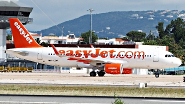 G-EZWR (5981) 2014 Airbus A320-214(WL)