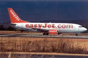 G-IGOW (23923) 1988 Boeing 737-3Y0
