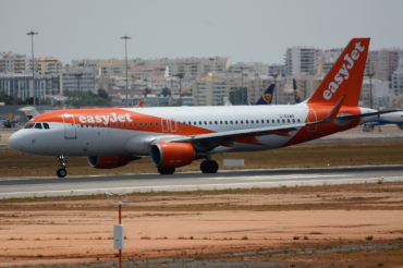 G-EZWR (5981) 2014 Airbus A320-214(WL)