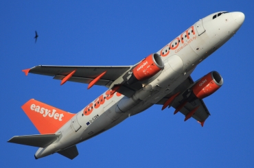 G-EZBW · Airbus A319-111 · (FCO / LIRF)