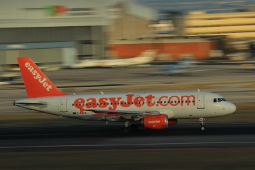 G-EZFN (4076) 2009 Airbus A319-111