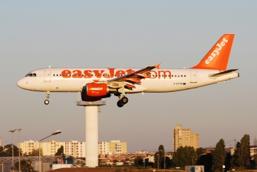 G-EZTB (3843) 2009 Airbus A320-214
