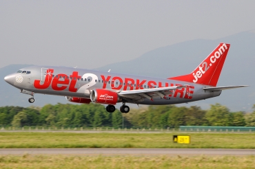 G-CELB (23664) 1986 Boeing 737-377