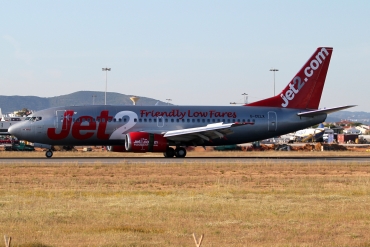 G-CELX · Boeing 737-377(QC) · (FAO / LPFR)