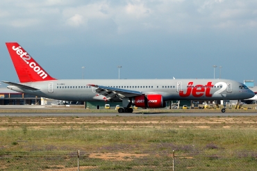 G-LSAC · Boeing 757-23A · (FAO / LPFR)