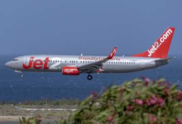 G-DRTZ (33557) 2004 Boeing 737-8AS(WL)