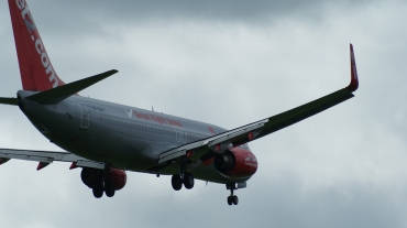 G-GDFY (30278) 2001 Boeing 737-86Q(WL)