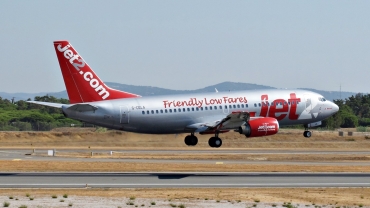 G-CELA (23663) 1986 Boeing 737-377