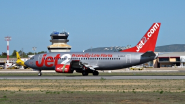 G-CELG (24303) 1988 Boeing 737-377