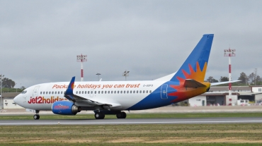 G-GDFO (28740) 1998 Boeing 737-3U3(WL)