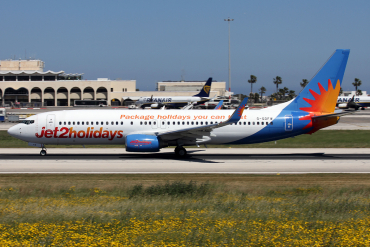 G-GDFW (27986) 2000 Boeing 737-8K5(WL)
