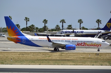 G-JZBO (64439) 2018 Boeing 737-8MG(WL)