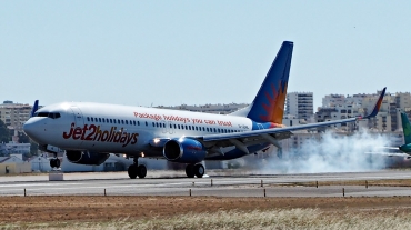 G-JZHE (30390) 2000 Boeing 737-8K2(WL)