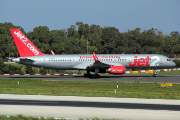 G-LSAB (24136) 1988 Boeing 757-27B(WL)