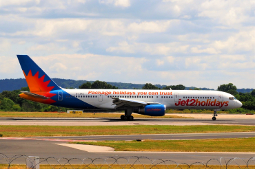 G-LSAJ (24793) 1990 Boeing 757-236