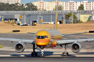 D-ALEK (23533) 1986 Boeing 757-236(SF)