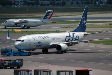 PH-BXO (29599) 2001 Boeing 737-9K2(WL)