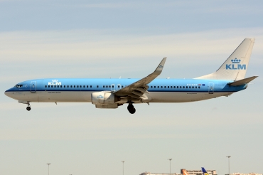 PH-BXT (32944) 2004 Boeing 737-9K2(WL)
