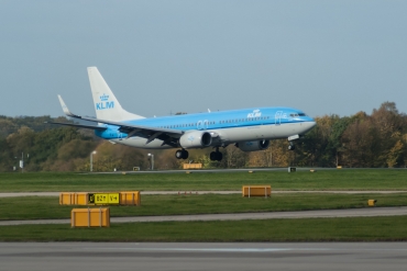 PH-BXN (30356) 2000 Boeing 737-8K2(WL)
