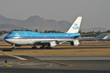 PH-BFW (30454) 2000 Boeing 747-406