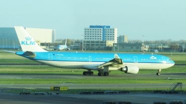 PH-AKA (1287) 2012 Airbus A330-303
