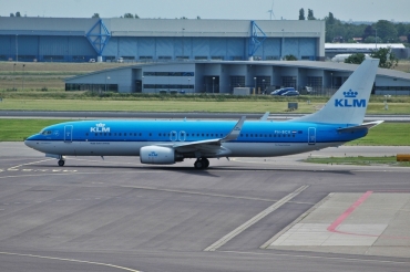 PH-BCA (37820) 2010 Boeing 737-8K2(WL)