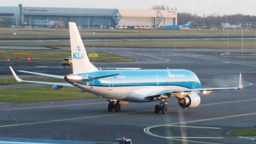 PH-EZB (19000235) Embraer 190-100STD