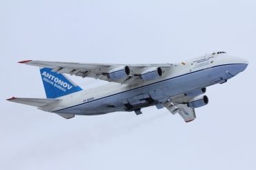 UR-82008 (19530501006) 1986 Antonov An-124-100