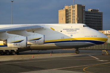UR-82027 (19530502288) 1990 Antonov An-124-100