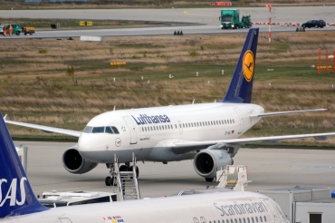 D-AILI (651) 1997 Airbus A319-114