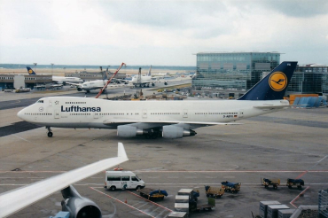 D-ABYX (22670) 1981 Boeing 747-230B