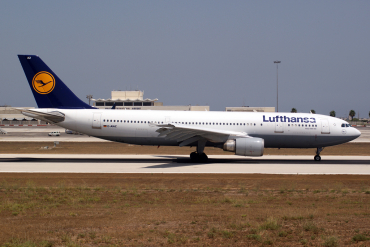 D-AIAZ (701) 1993 Airbus A300B4-605R