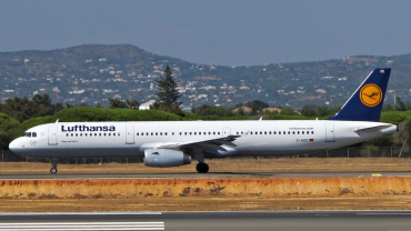 D-AIDE · Airbus A321-231 · (FAO / LPFR)