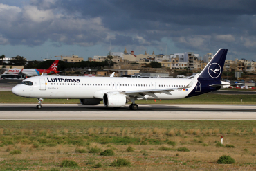D-AIEM (10817) 2021 Airbus A321-271NX