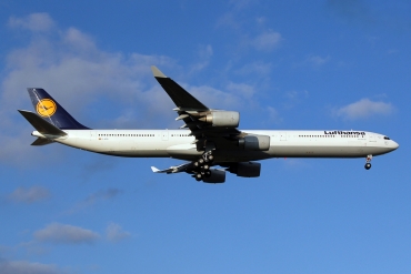 D-AIHL (583) 2004 Airbus A340-642