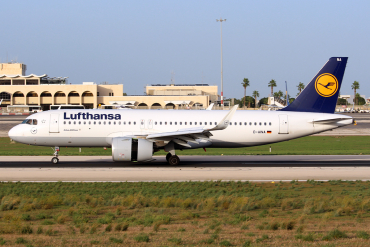D-AINA (6801) 2015 Airbus A320-271N