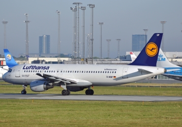 D-AIQF (216) 1991 Airbus A320-211