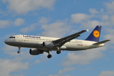 D-AIQT (1337) 2000 Airbus A320-211