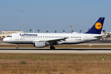 D-AIZJ (4449) 2010 Airbus A320-214