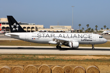 D-AIZM (5203) 2012 Airbus A320-214