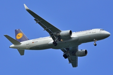 D-AIZW (5694) 2013 Airbus A320-214