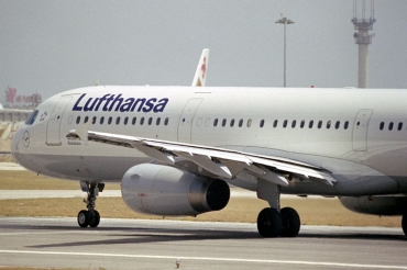 D-AIRO (563) 1995 Airbus A321-131