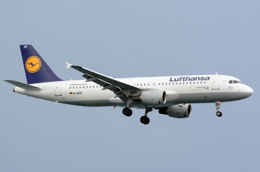 D-AIQT (1337) 2000 Airbus A320-211