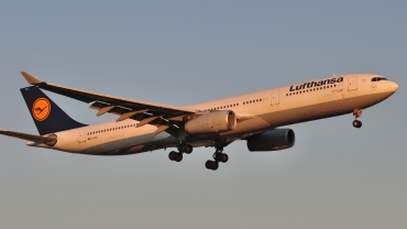 D-AIKE · Airbus A330-343 · (YUL / CYUL)