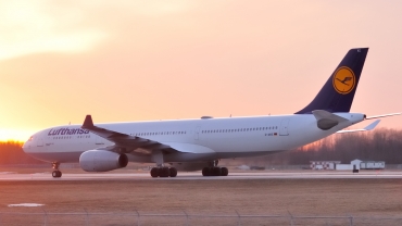 D-AIKE · Airbus A330-343 · (YUL / CYUL)