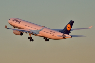 D-AIKF (642) 2004 Airbus A330-343