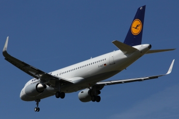 D-AIUT (7115) 2016 Airbus A320-214(WL)