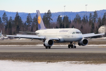 D-AKNI (1016) 1999 Airbus A319-112