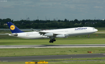 D-AIGT · Airbus A340-313 · (DUS / EDDL)