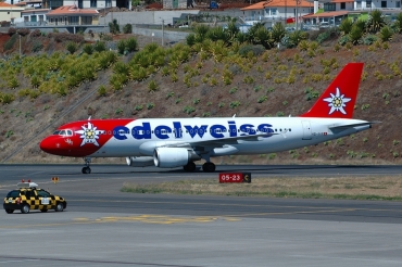 HB-IHX · Airbus A320-214 · (FNC / LPMA)
